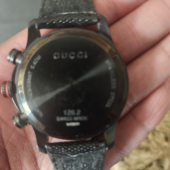 NEW Gucci Black and Green Chronograph Watch - Picture 3 of 6